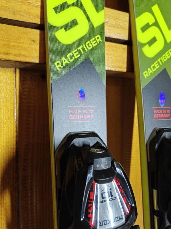 NOVÉ LYŽE VOLKL RACETIGER SL WORLDCUP JR FIS 150CM --MODEL 2025--